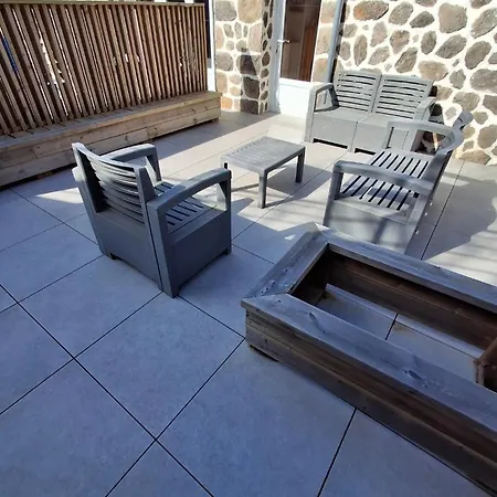 Les Roses Des Bois Bed & Breakfast Murat-le-Quaire Exterior photo